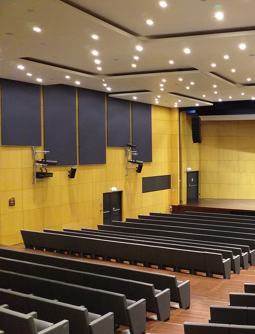 R51 direzionale porta europa sala convegni